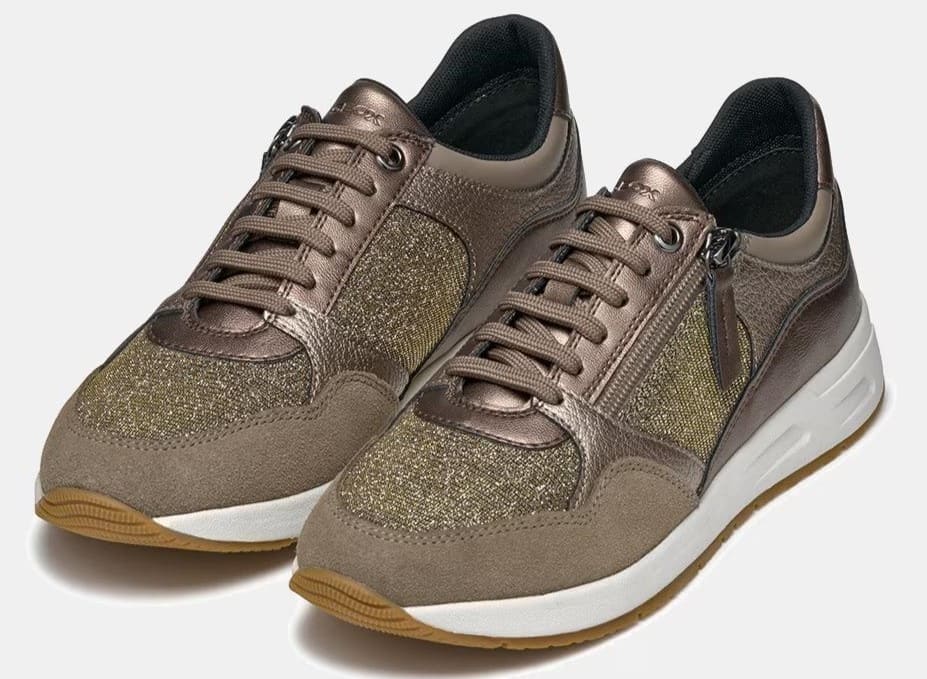 Deportiva transpirable con cremallera lateral