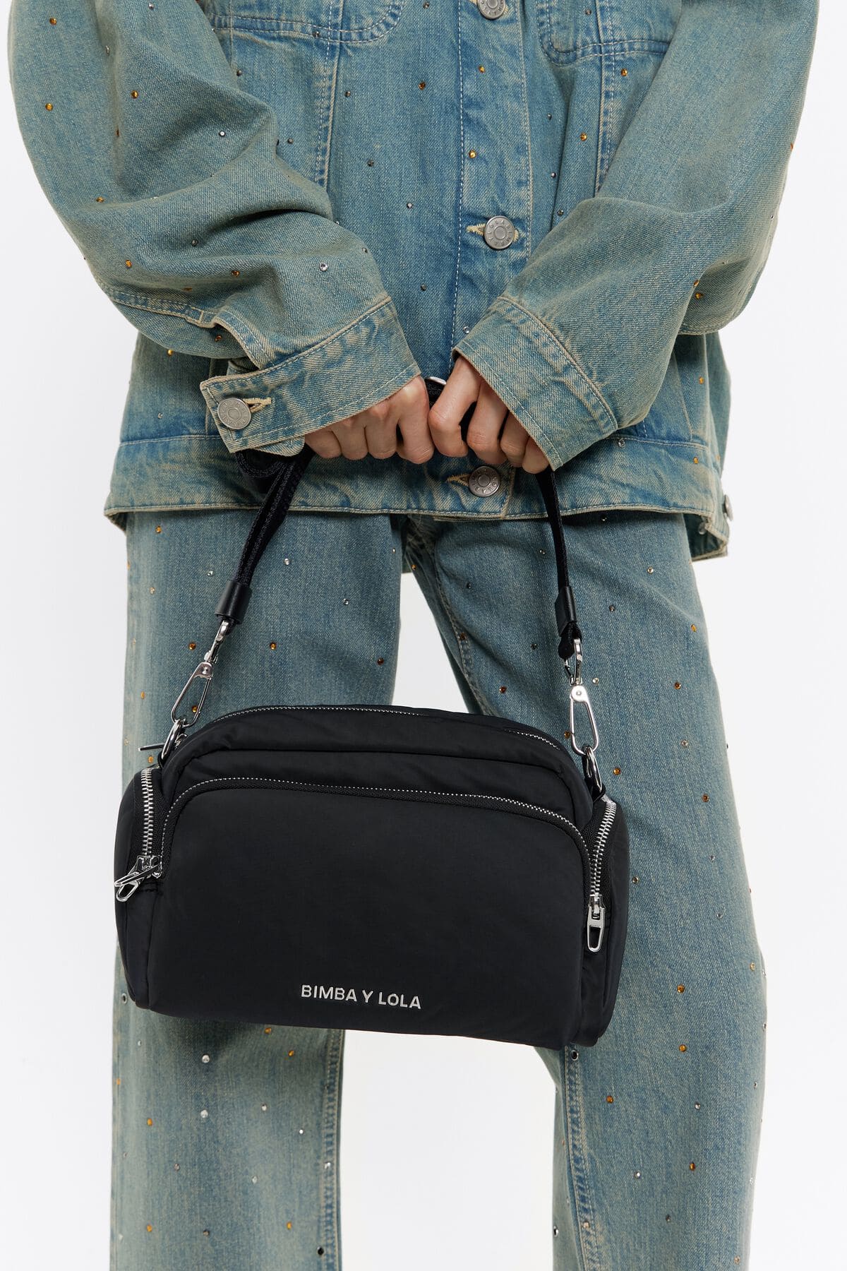 El bolso bandolera pocket mediano en color negro de Bimba y Lola