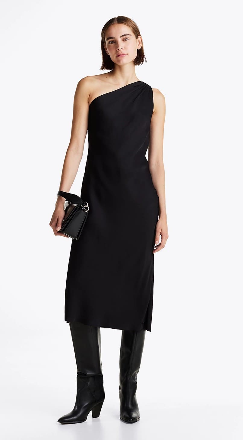 Vestido midi de satén con hombro asimétrico de Tommy Hilfiger