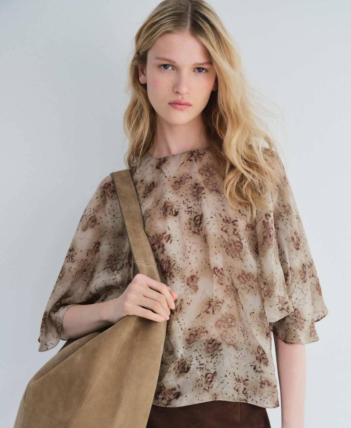 Blusa fluida capa ZW Collection de Zara