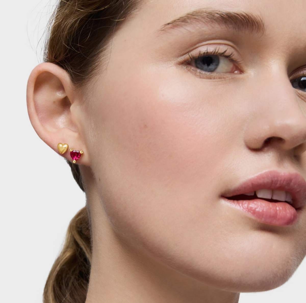 Pendientes con baño de oro 18 kt sobre plata y rubí creado en laboratorio Garden Of Love LGG de TOUS