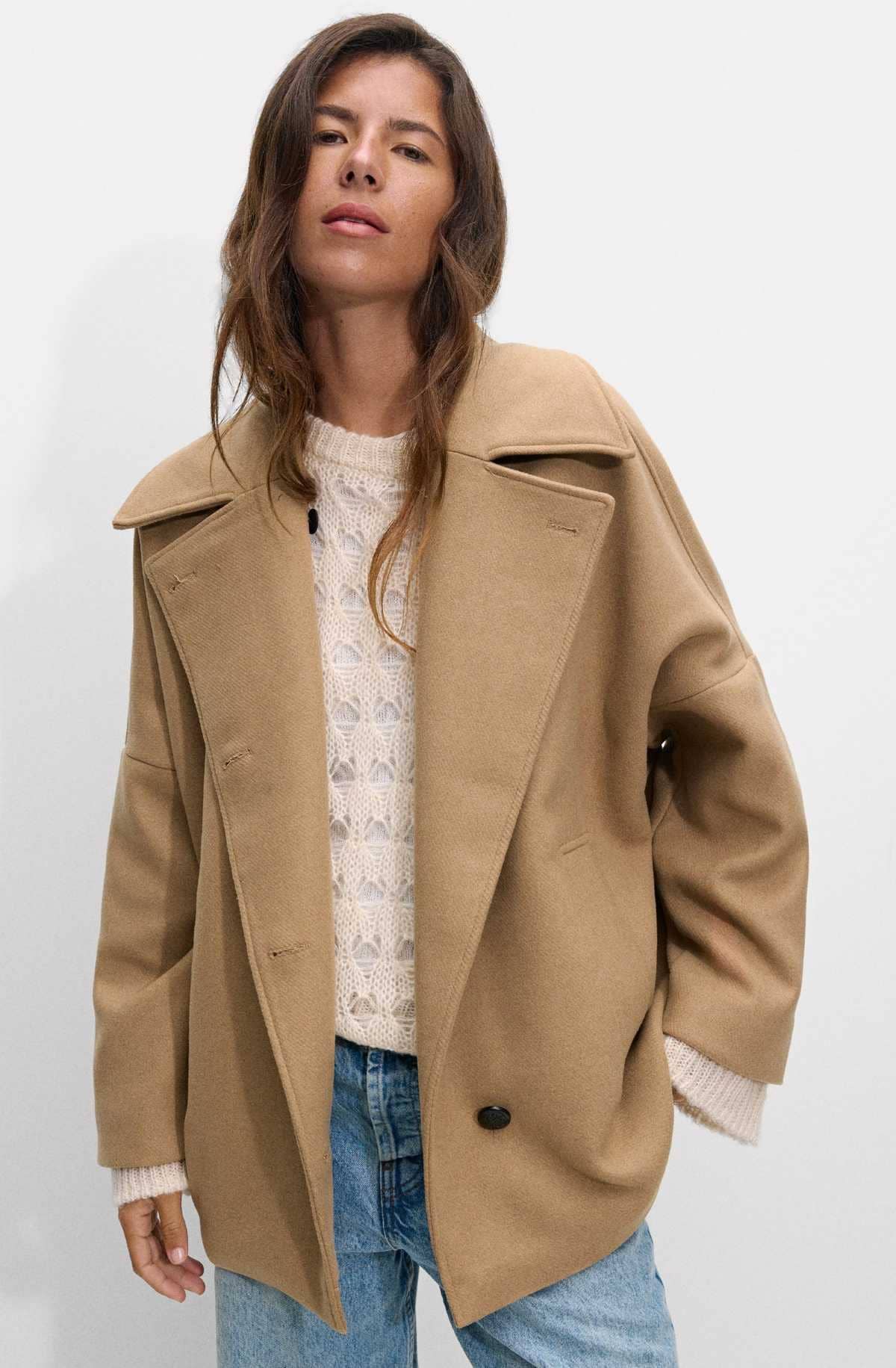 Abrigo con lana y botones de Parfois