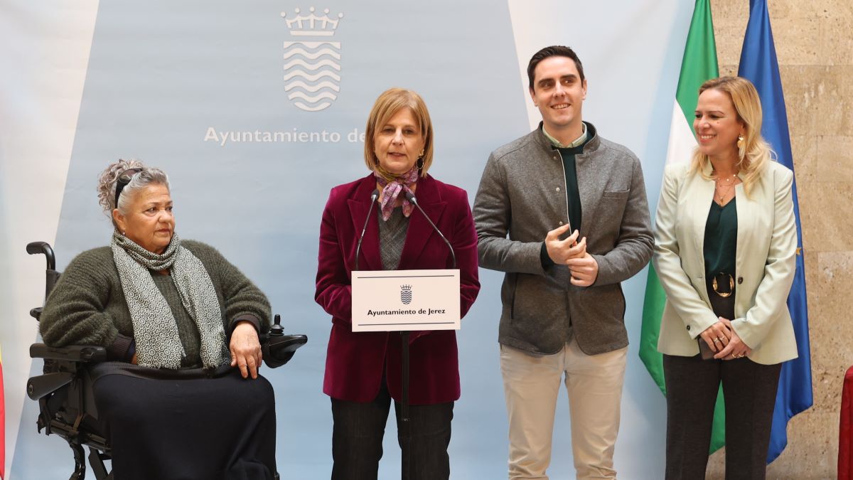 Homenaje de la Asociación Adifi a los conductores de los autobuses urbanos | Cristo García