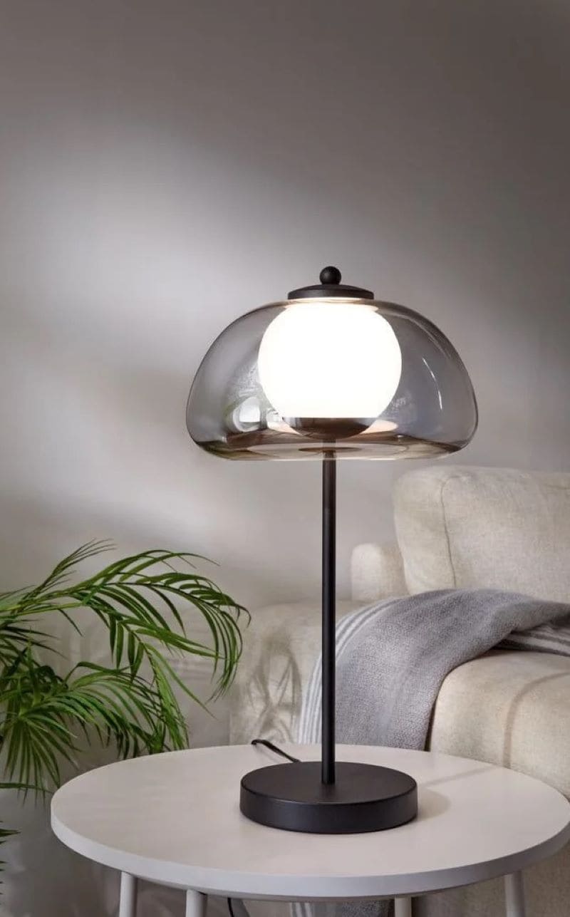 Lámpara LED de sobremesa con diseño elegante