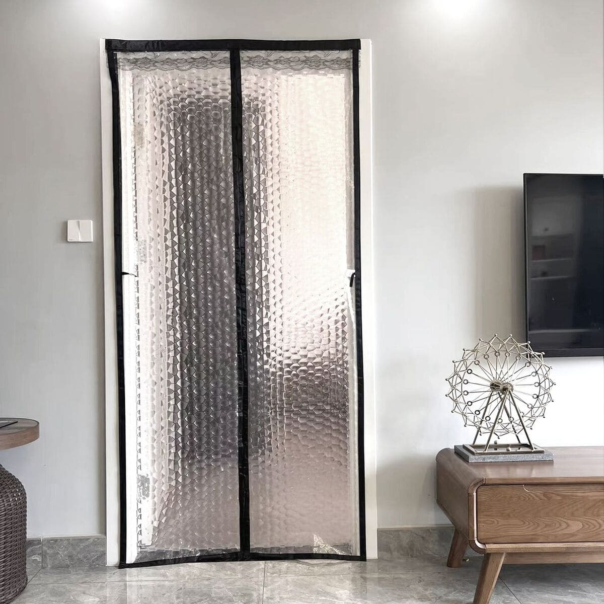 Cortina de puerta magnética con aislamiento térmico