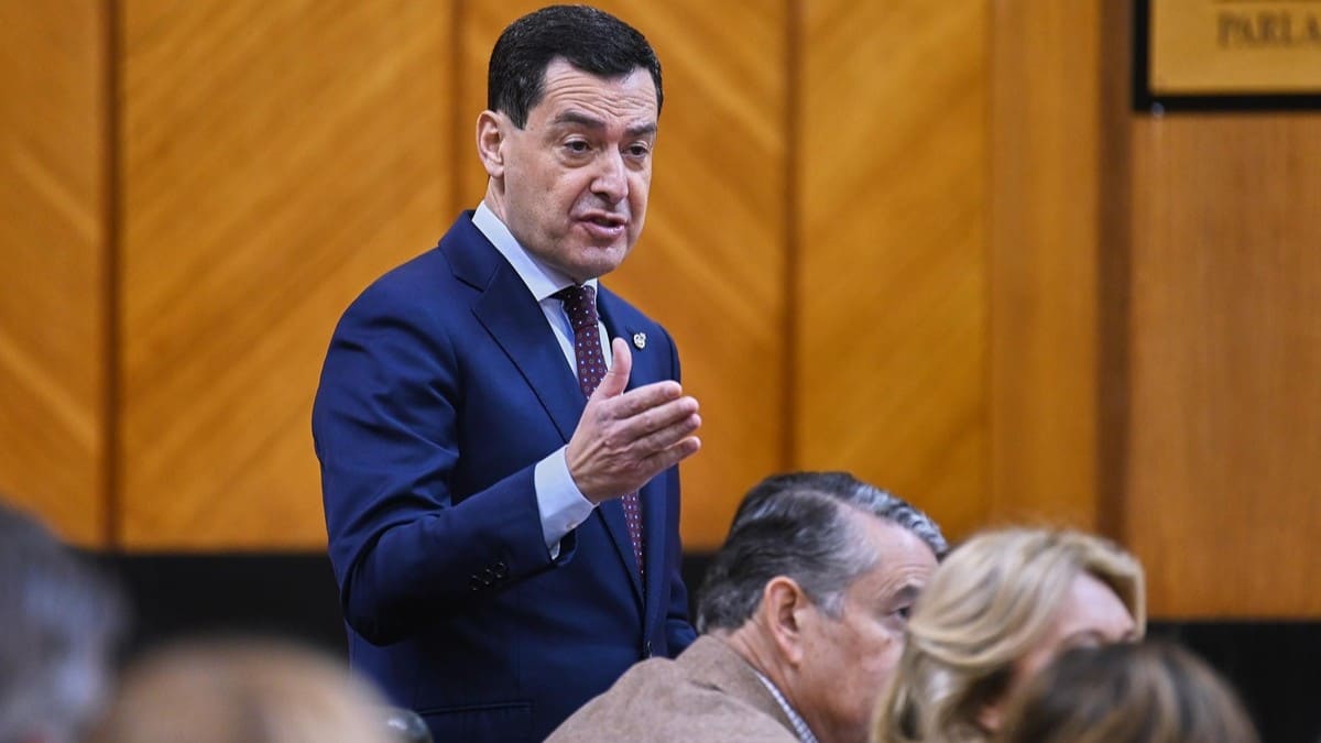 Juanma Moreno, durante su intervención en el pleno del Parlamento de Andalucía | Salvador López Medina