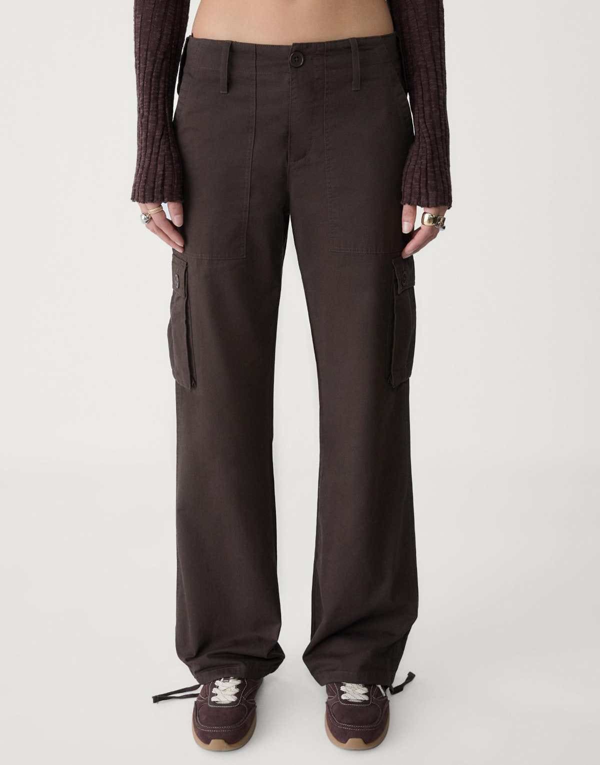 Pantalón cargo straight de Stradivarius