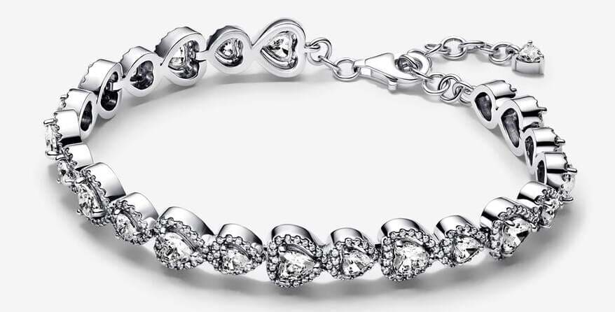 La nueva pulsera Halo Corazones de edición limitada de Pandora