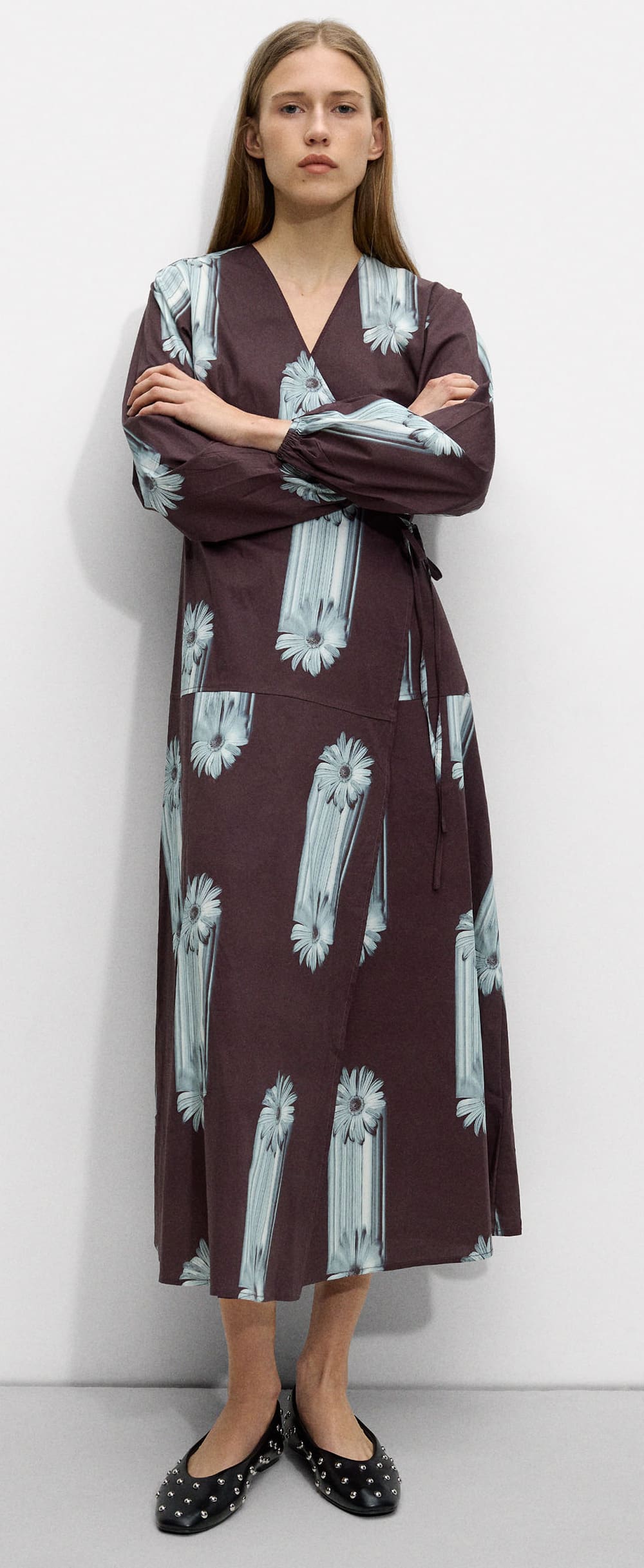 El nuevo vestido de algodón estampado en color burdeos de Parfois