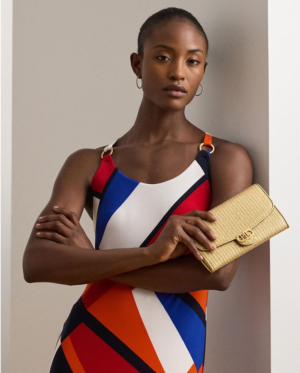 El bolso cruzado de mujer Adair mediano de piel color oro de Ralph Lauren en El Corte Inglés