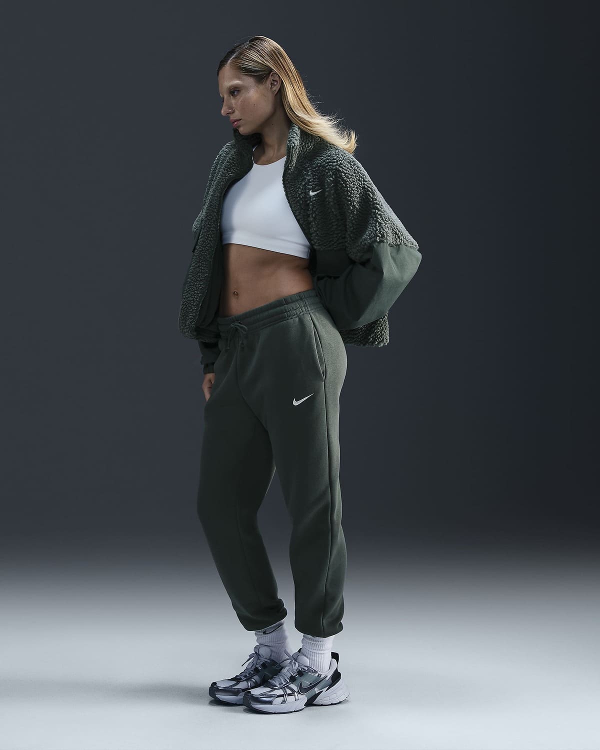 El pantalón jogger de talle medio Nike Sportswear Phoenix Fleece
