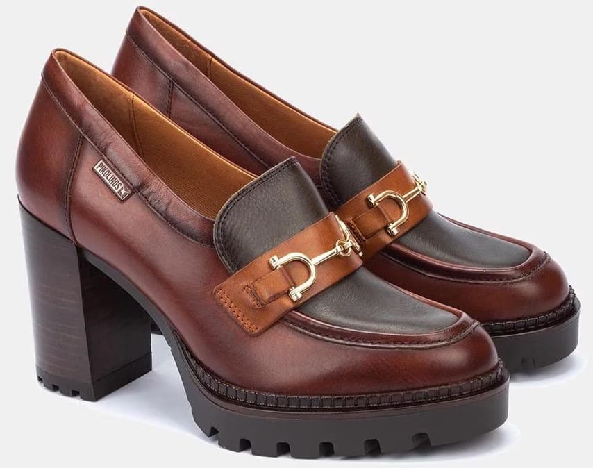 Mocasín de piel con tacón de bloque