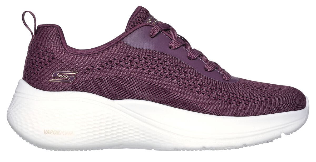 Las zapatillas con plataforma Skechers BOBS Sport Infinity en color morado oscuro
