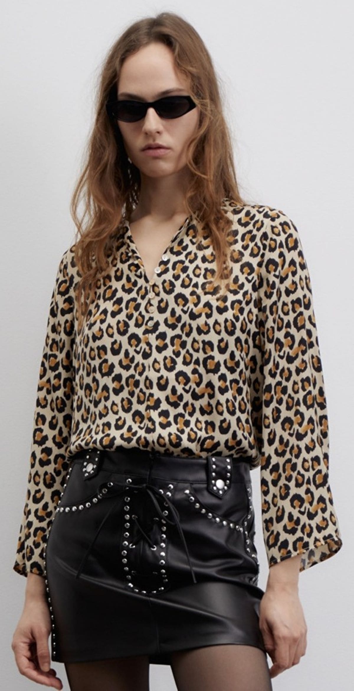 Blusa fluida con estampado animal print de Sfera