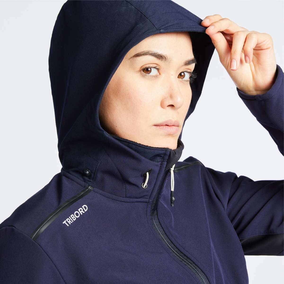 Chaqueta Softshell Mujer capucha cortavientos perlante azul de TRIBORD