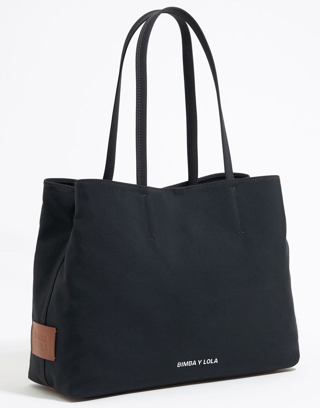 El bolso shopper chihuahua grande gabardina en color antracita de Bimba y Lola