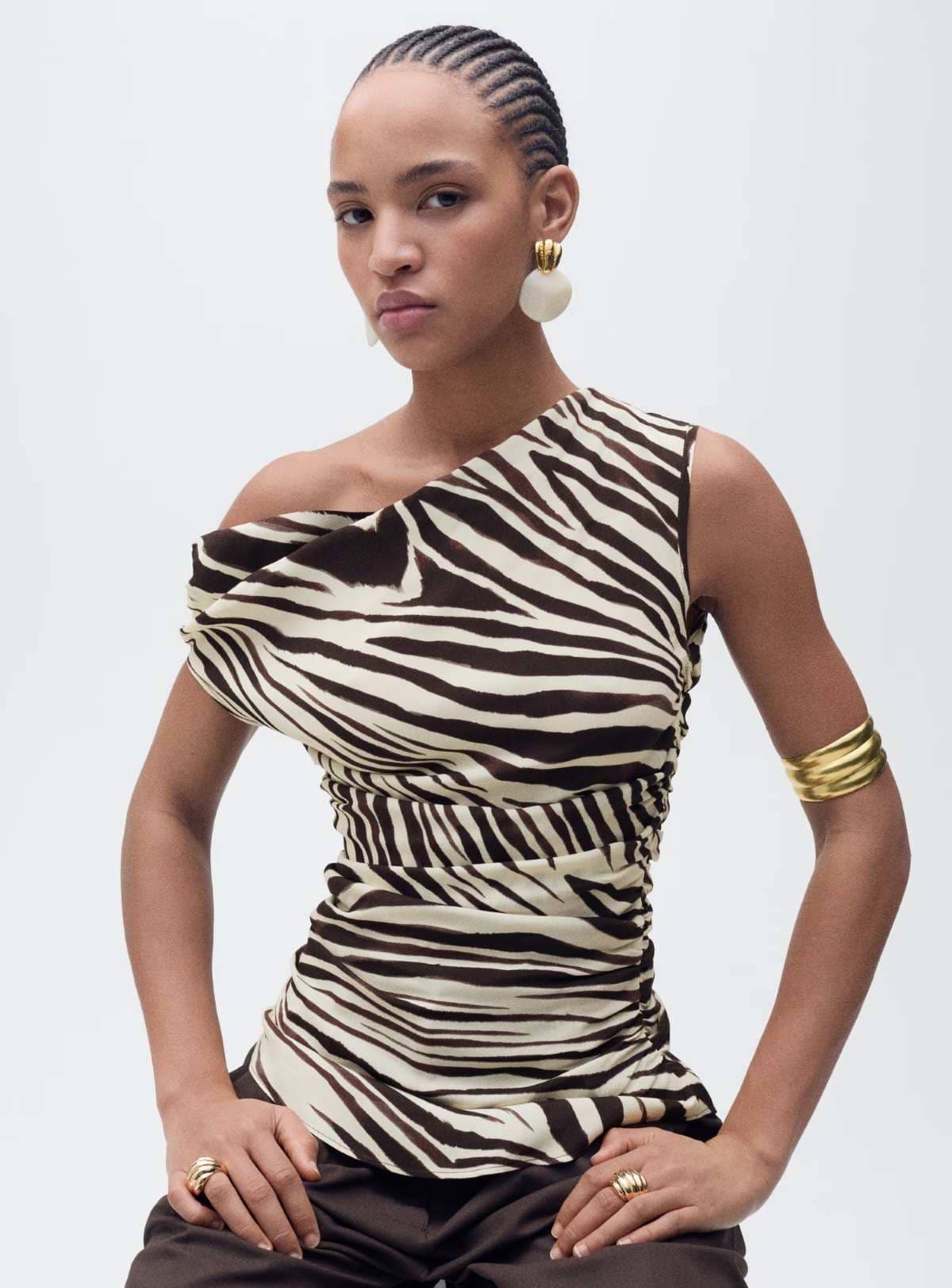 Blusa drapeada cebra de Mango