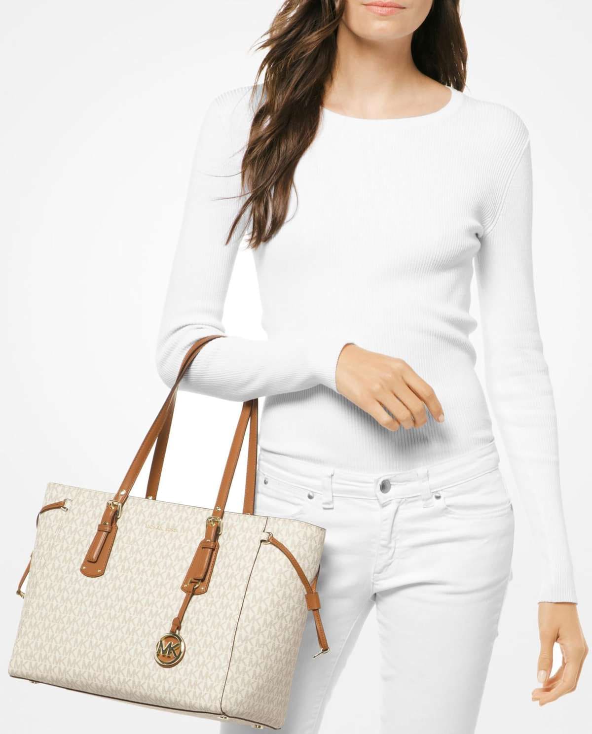 Michael Michael Kors Bolso de hombro Voyager tote con estampado de logotipos