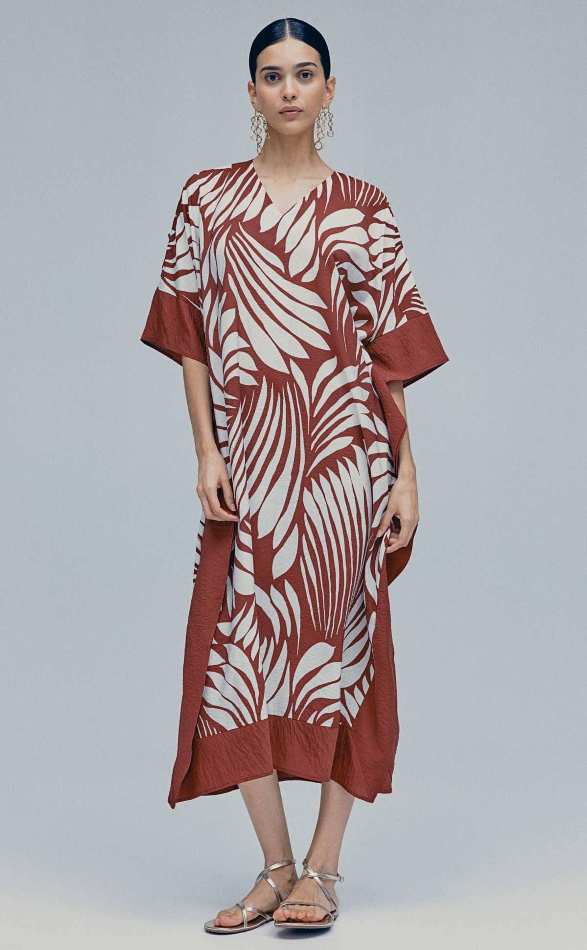 Vestido caftán de satén de H&M