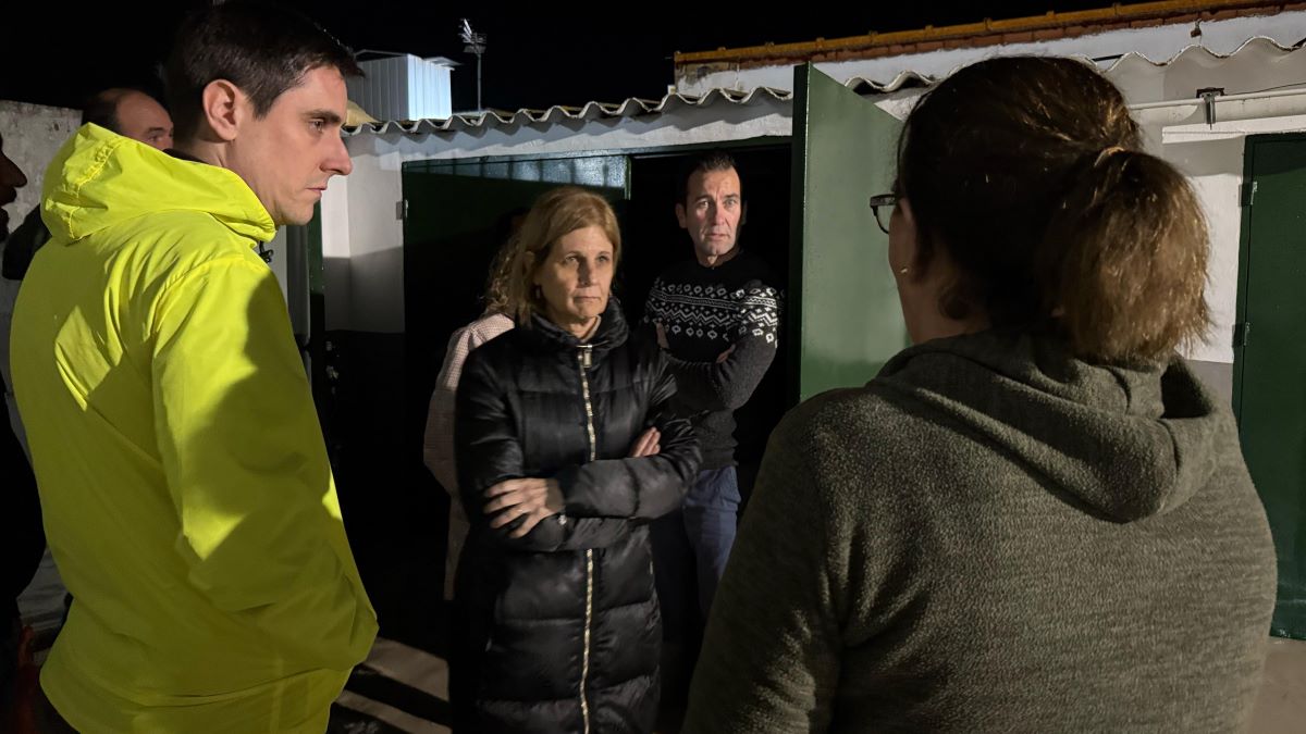 La alcaldesa María José García-Pelayo y el delegado Jaime Espinar visitan las calles inundadas en Jerez