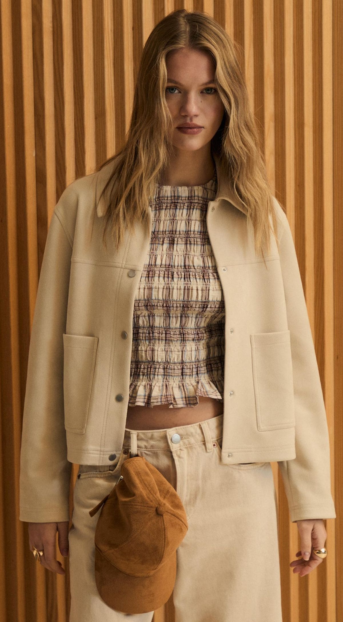 Cazadora de efecto ante Stradivarius