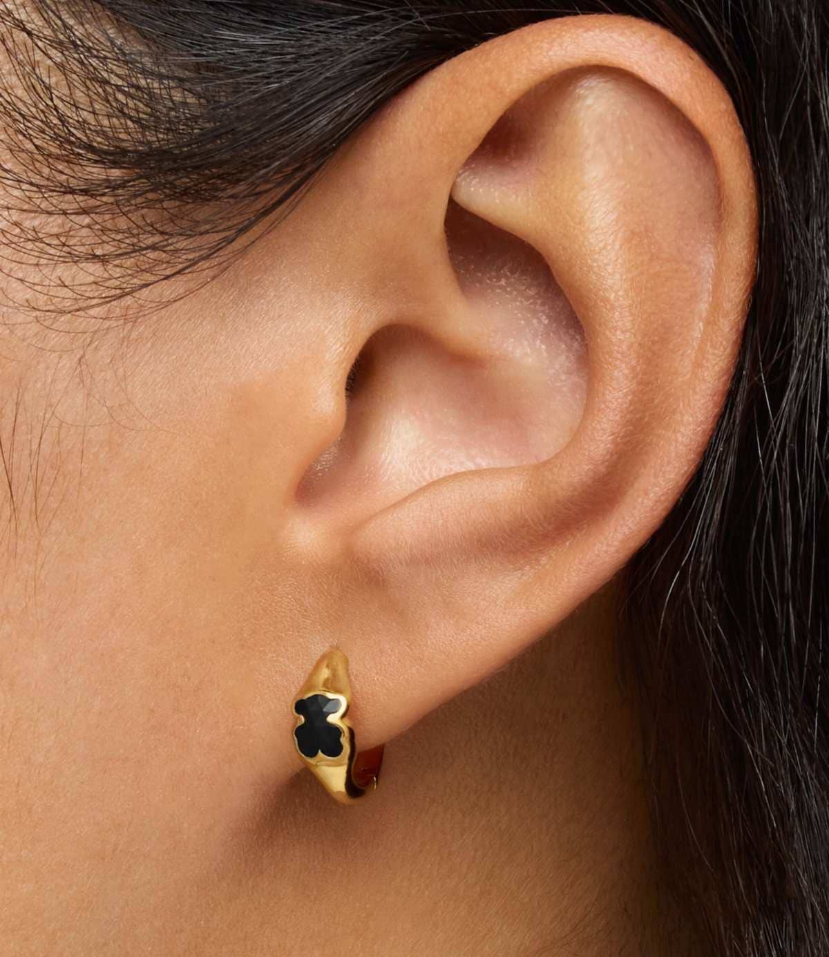 Pendientes de aro con baño de oro 18 kt sobre plata y motivo oso en ónix 10 mm Icon Color de TOUS