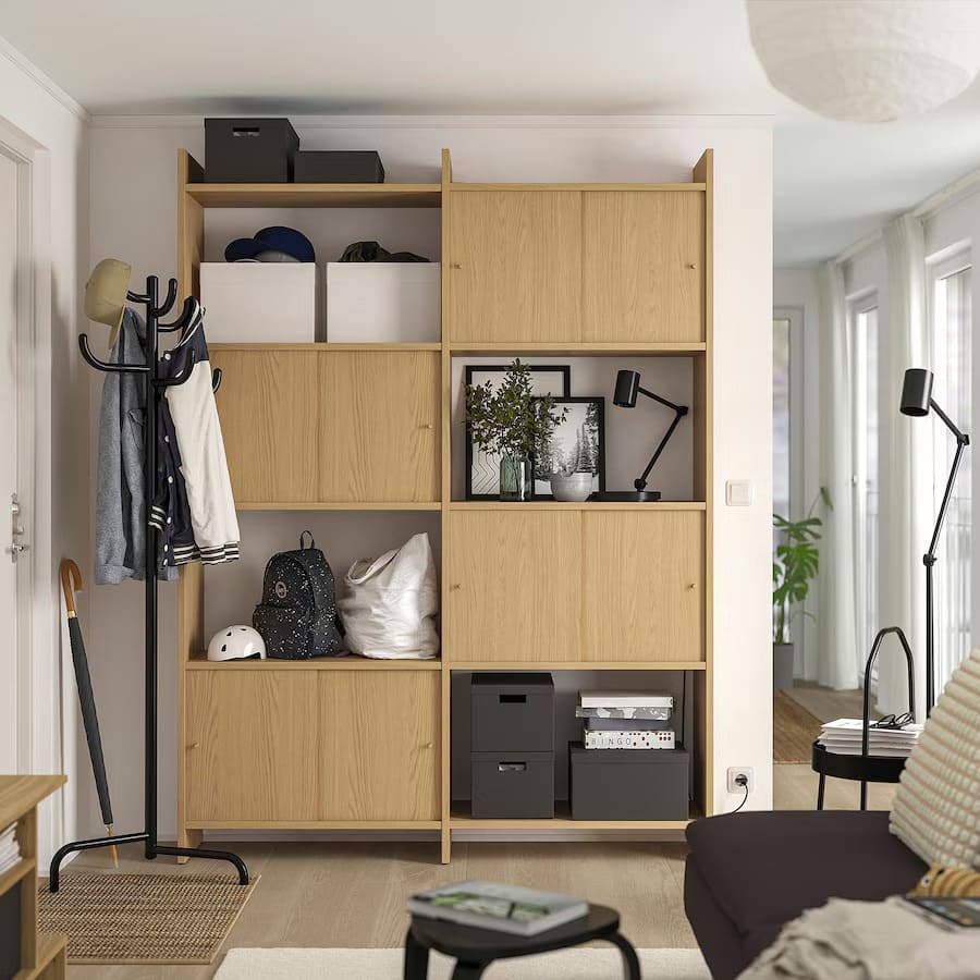 El nuevo mueble combi almacenaje con puertas correderas y dos baldas LADMAKARE de Ikea