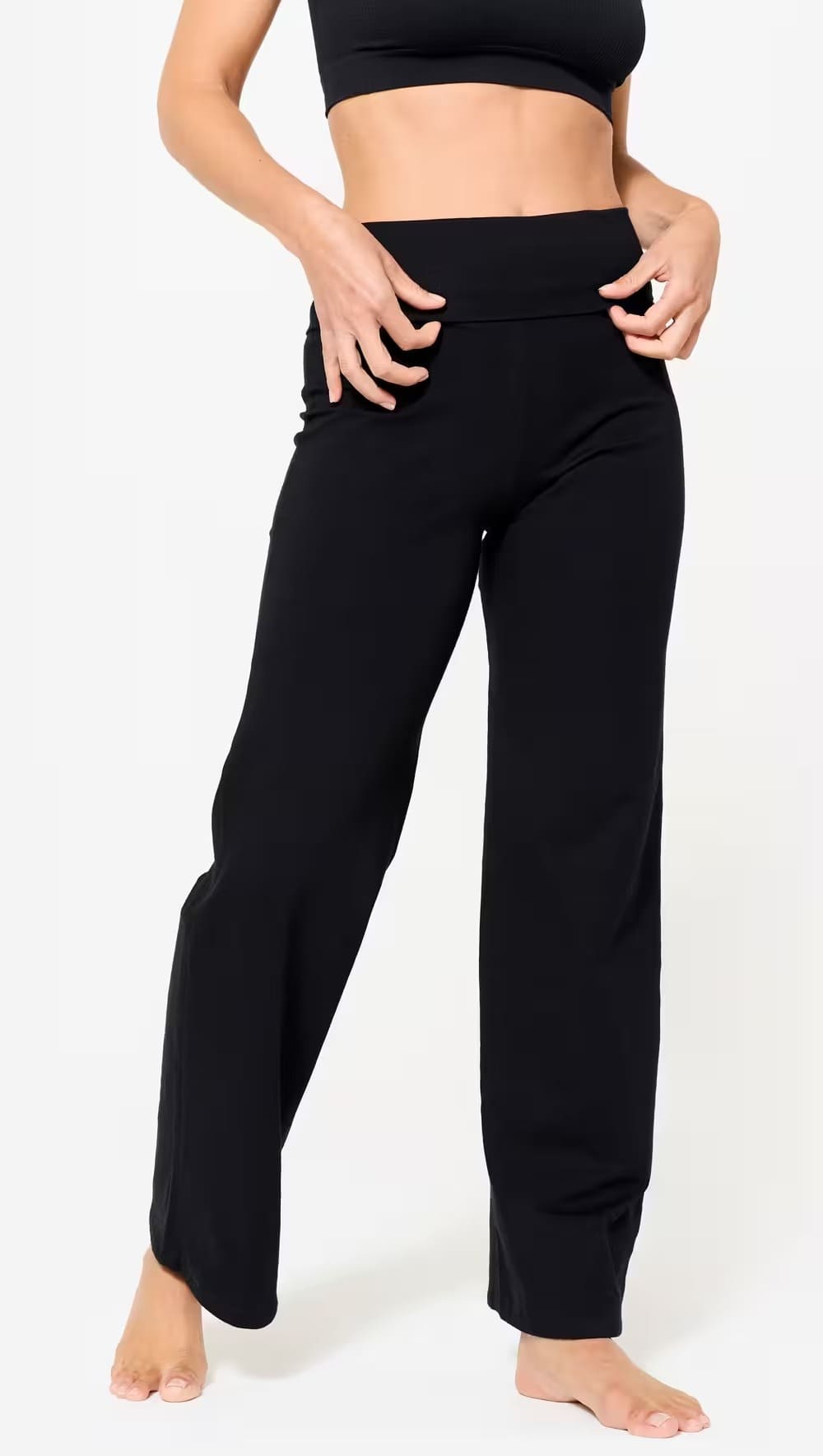 El nuevo pantalón de yoga suave para mujer negro Ultra de talle alto de Kimjaly en Decathlon