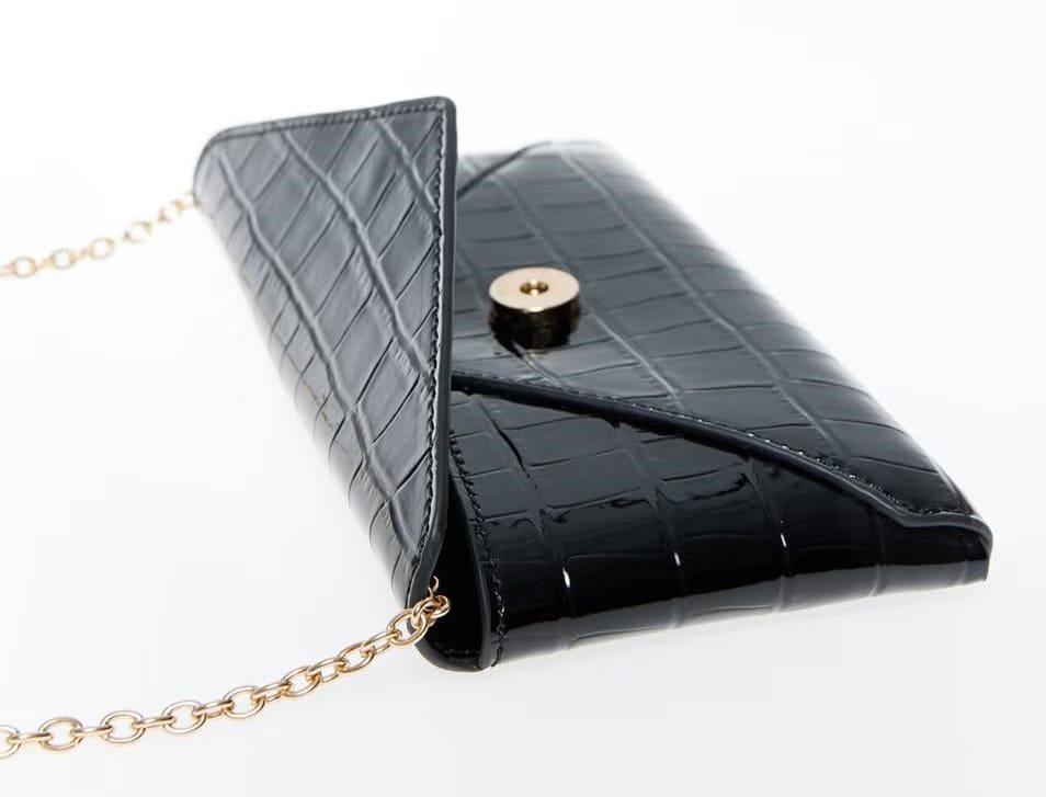 Minibolso de solapa con acabado brillante