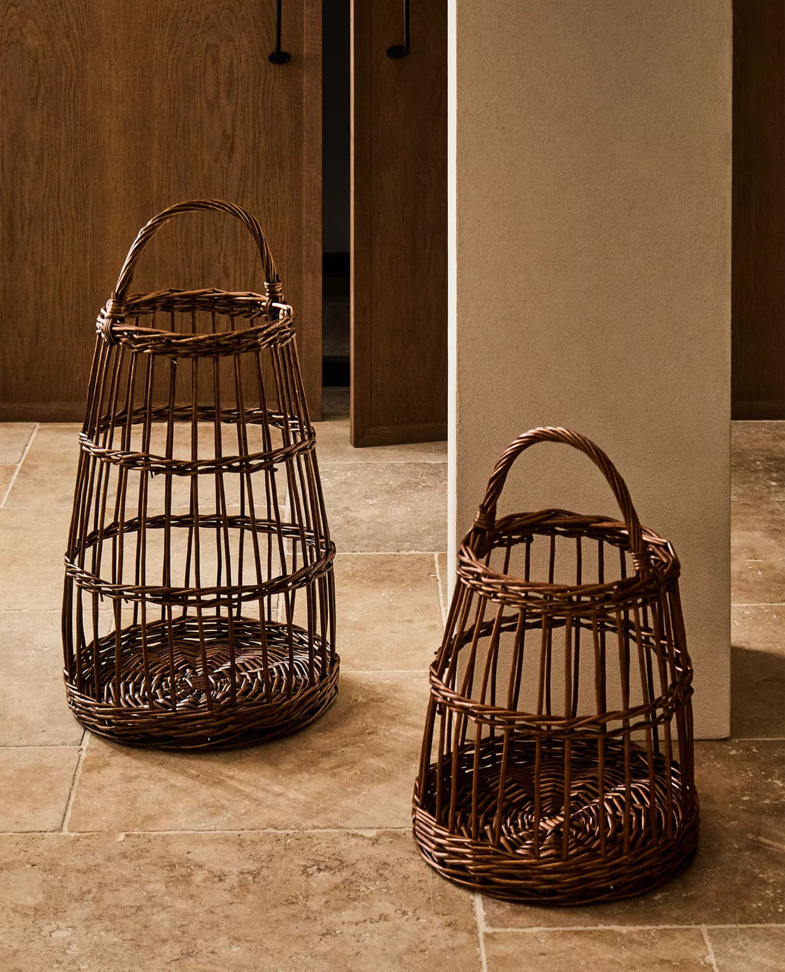 Cesta alta de ratán