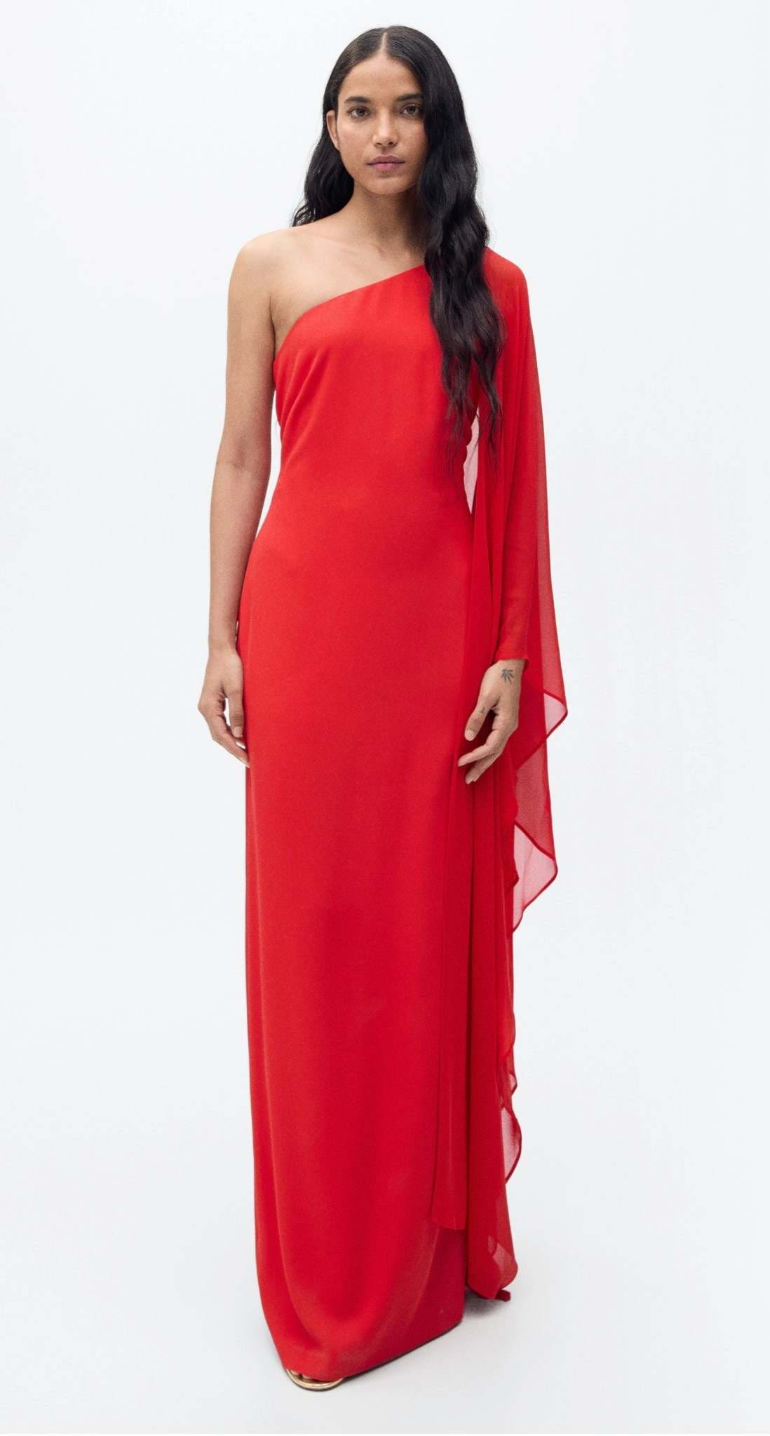 Vestido asimétrico manga acampanada de Mango