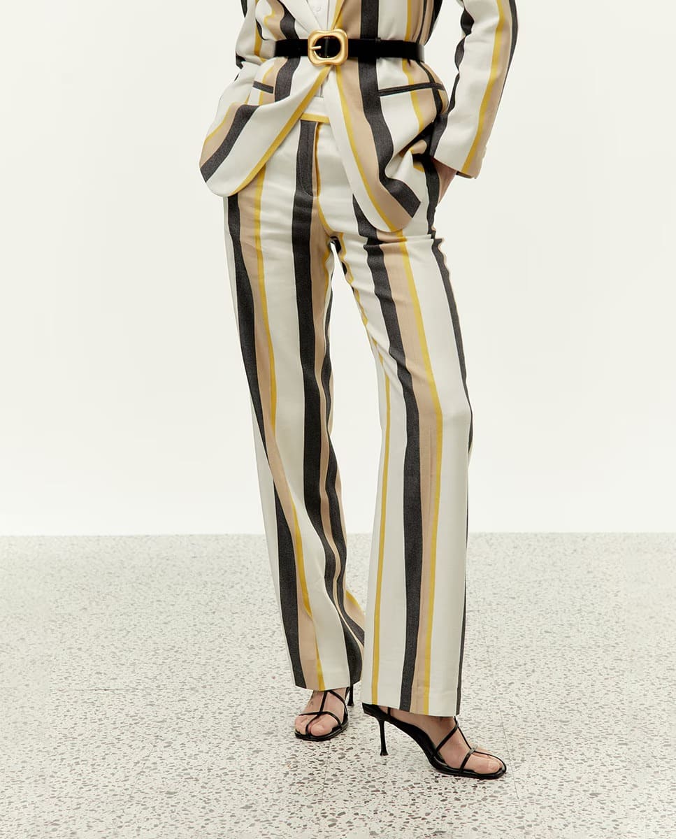 El nuevo pantalón con raya ancha de Sfera en El Corte Inglés