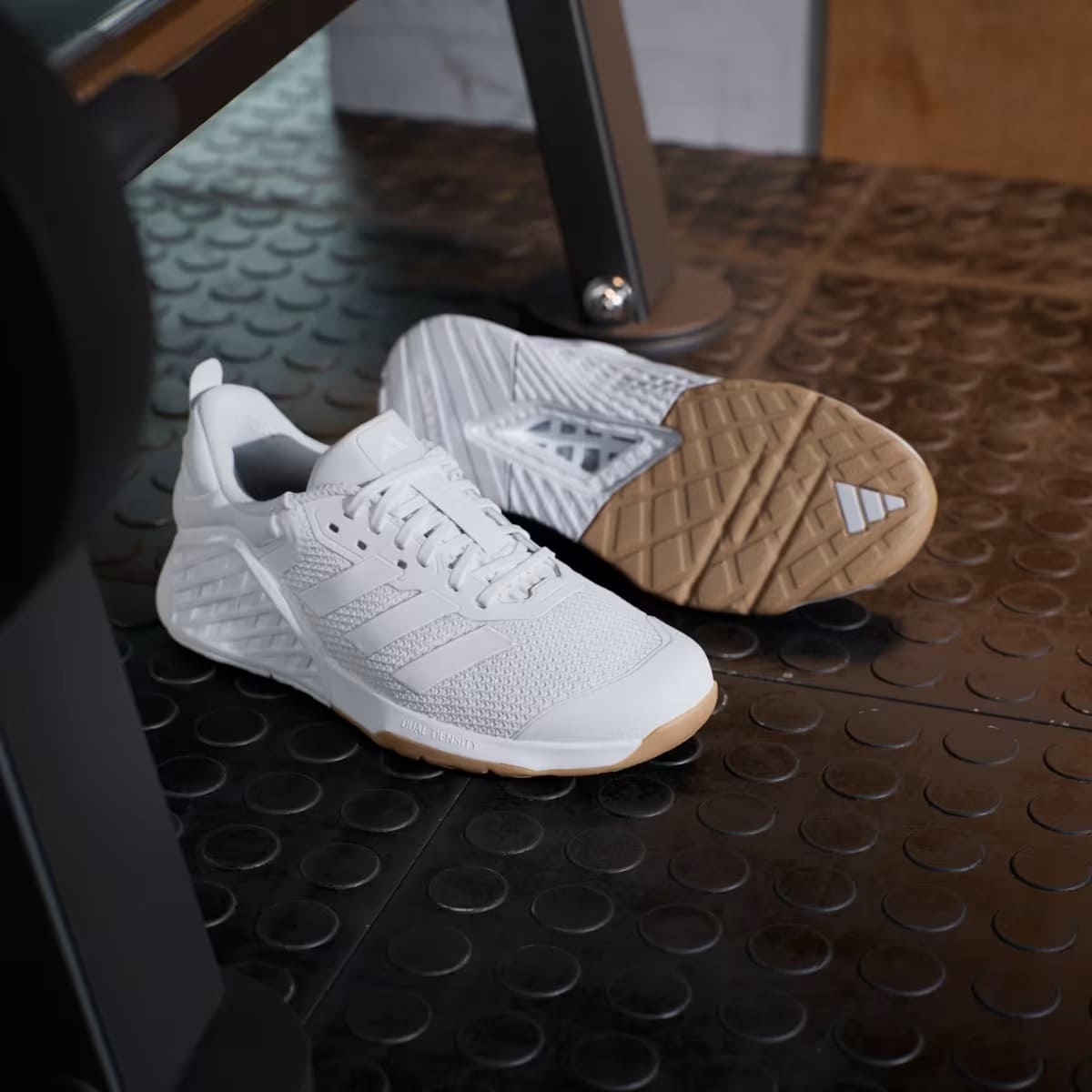 Las zapatillas Dropset 3 en color blanco de Adidas