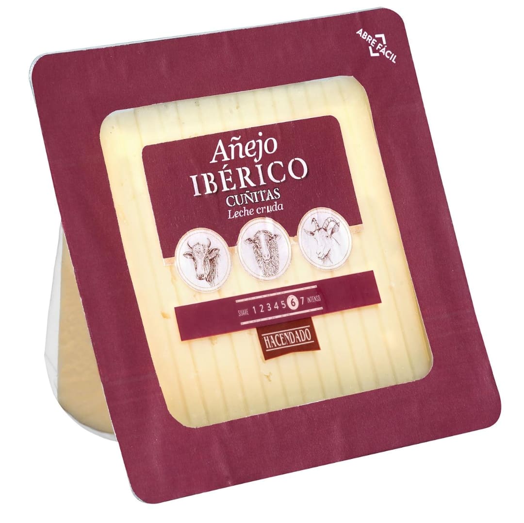 Queso añejo ibérico mezcla Hacendado cortado en cuñitas