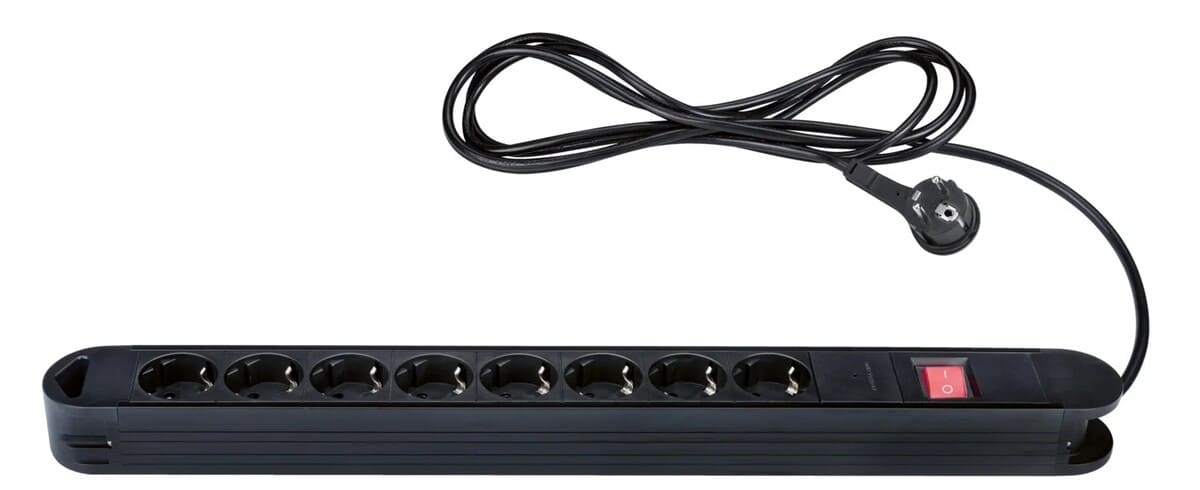 Regleta con protección contra sobretensiones