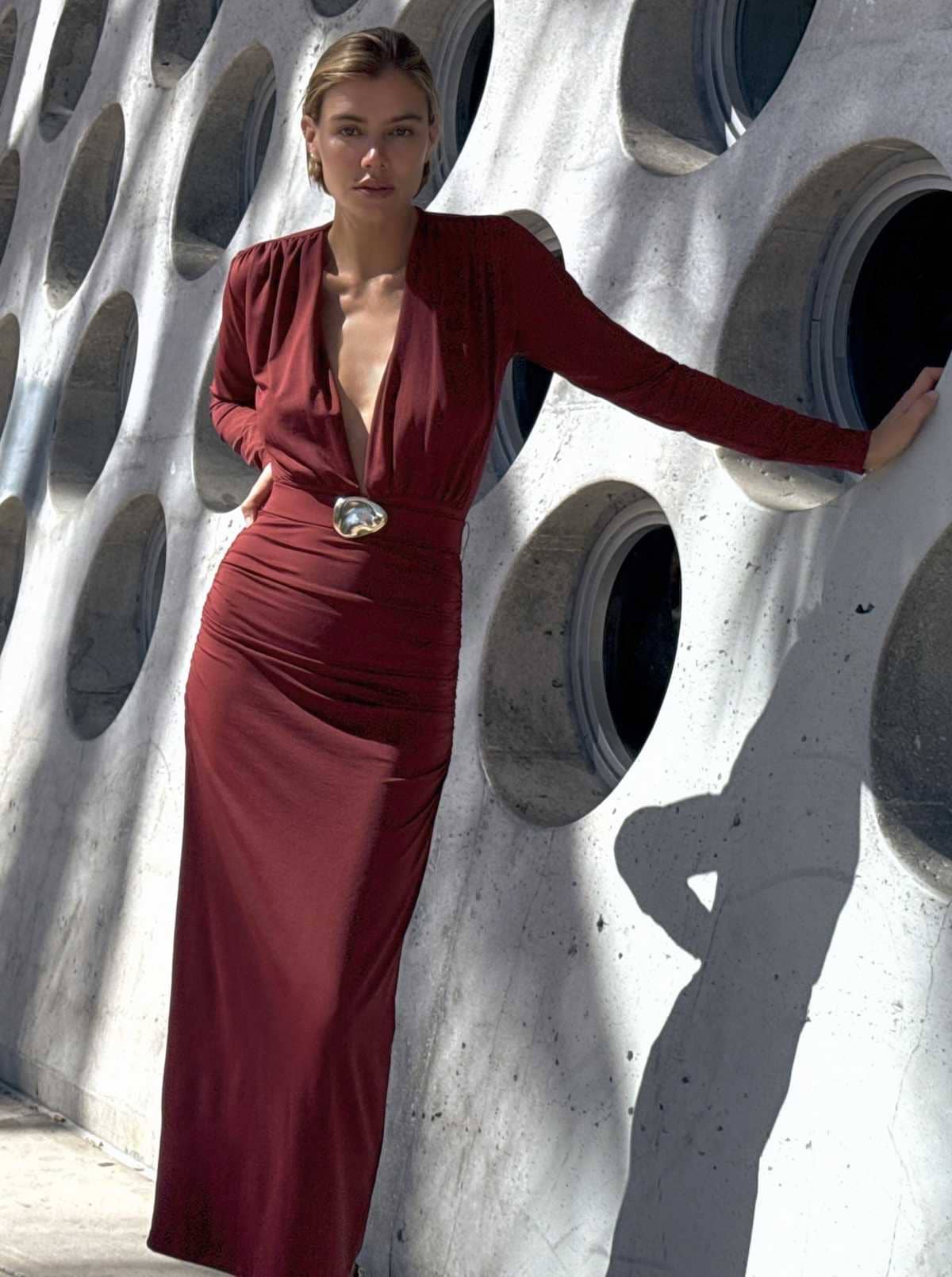 Vestido cinturón aplique de Zara