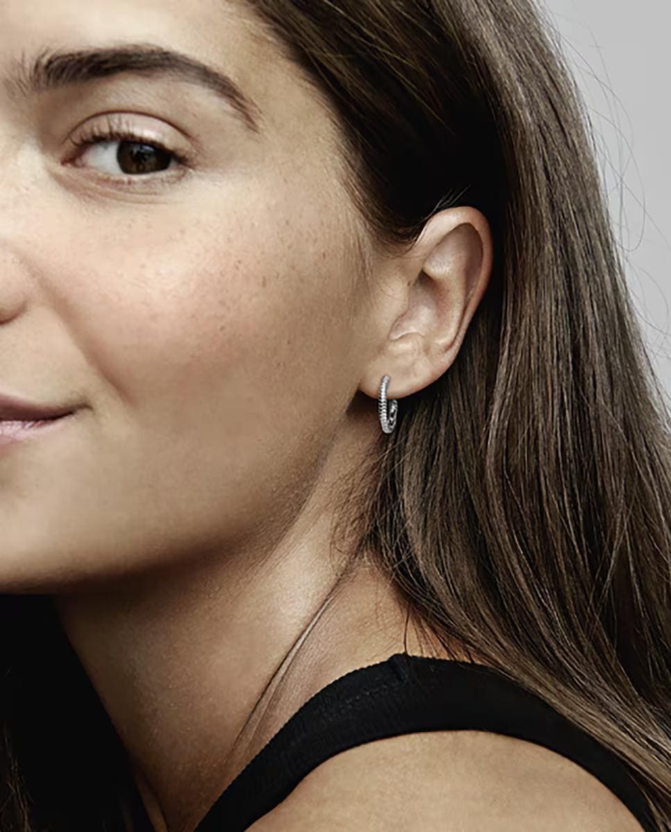 Pendientes de aro Pandora Moments para charms pequeños