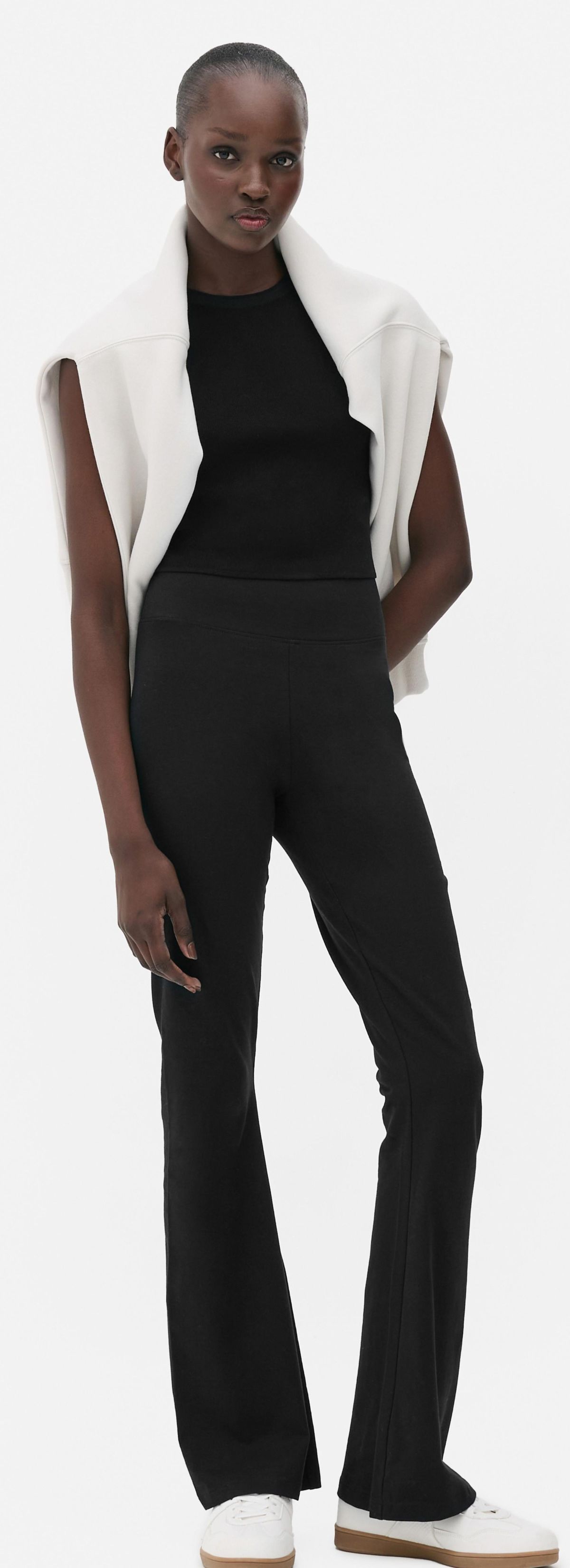 Leggings acampanados de talle alto de Primark