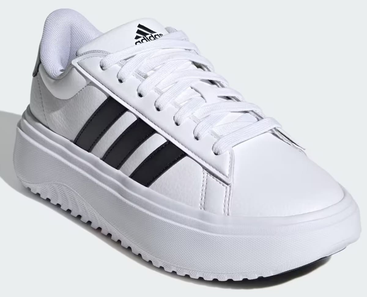 Las zapatillas Grand Court Platform en color blanco y negro de Adidas en Decathlon