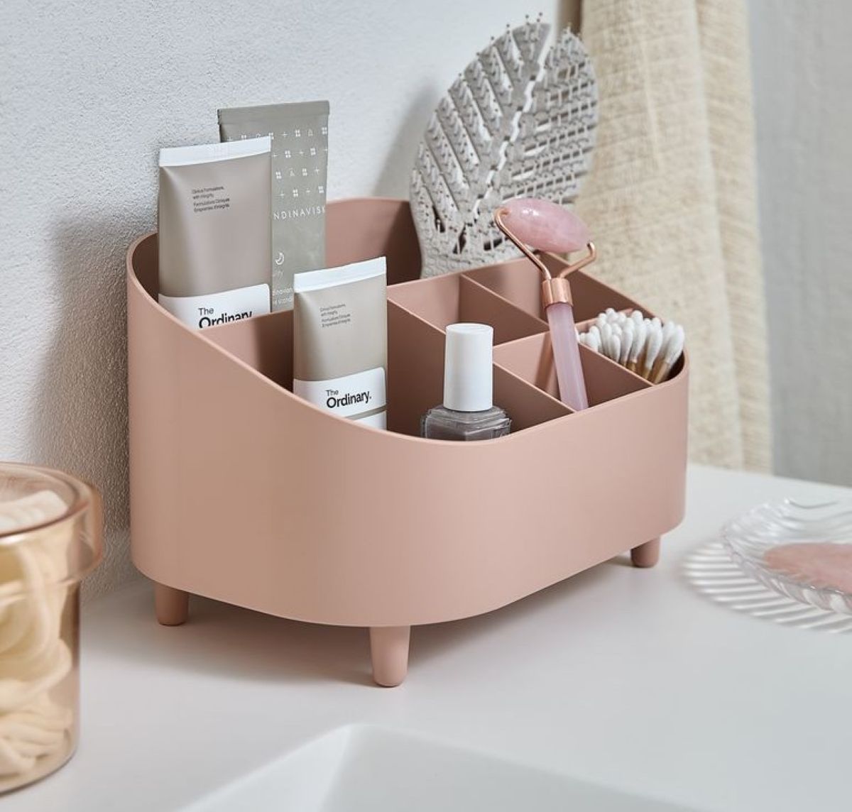 Caja para organizar cosméticos de la serie HUSUM de Jysk