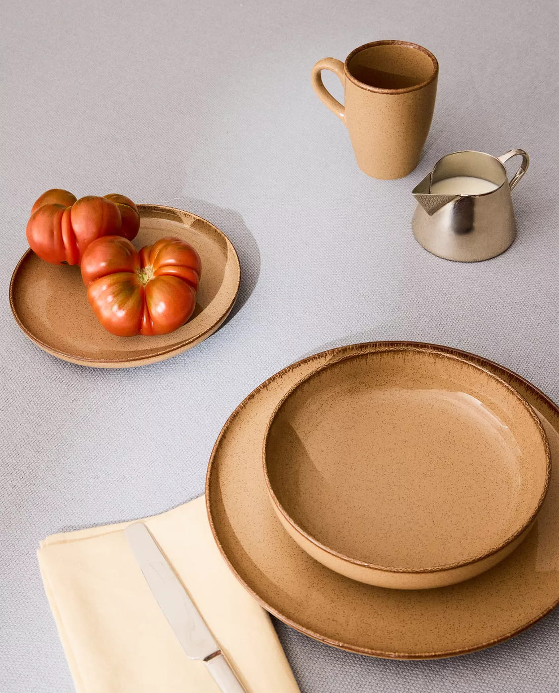 Vajilla de porcelana de filo envejecido