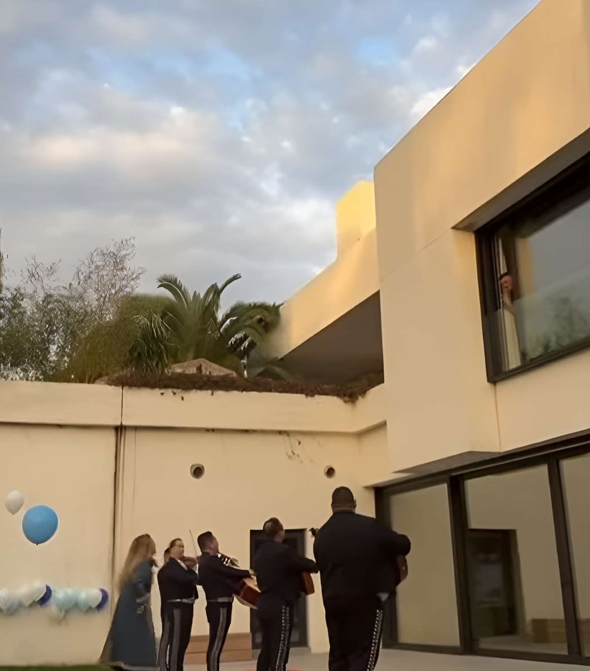 Fachada de la casa de Alejandro Sanz | @alejandrosanz