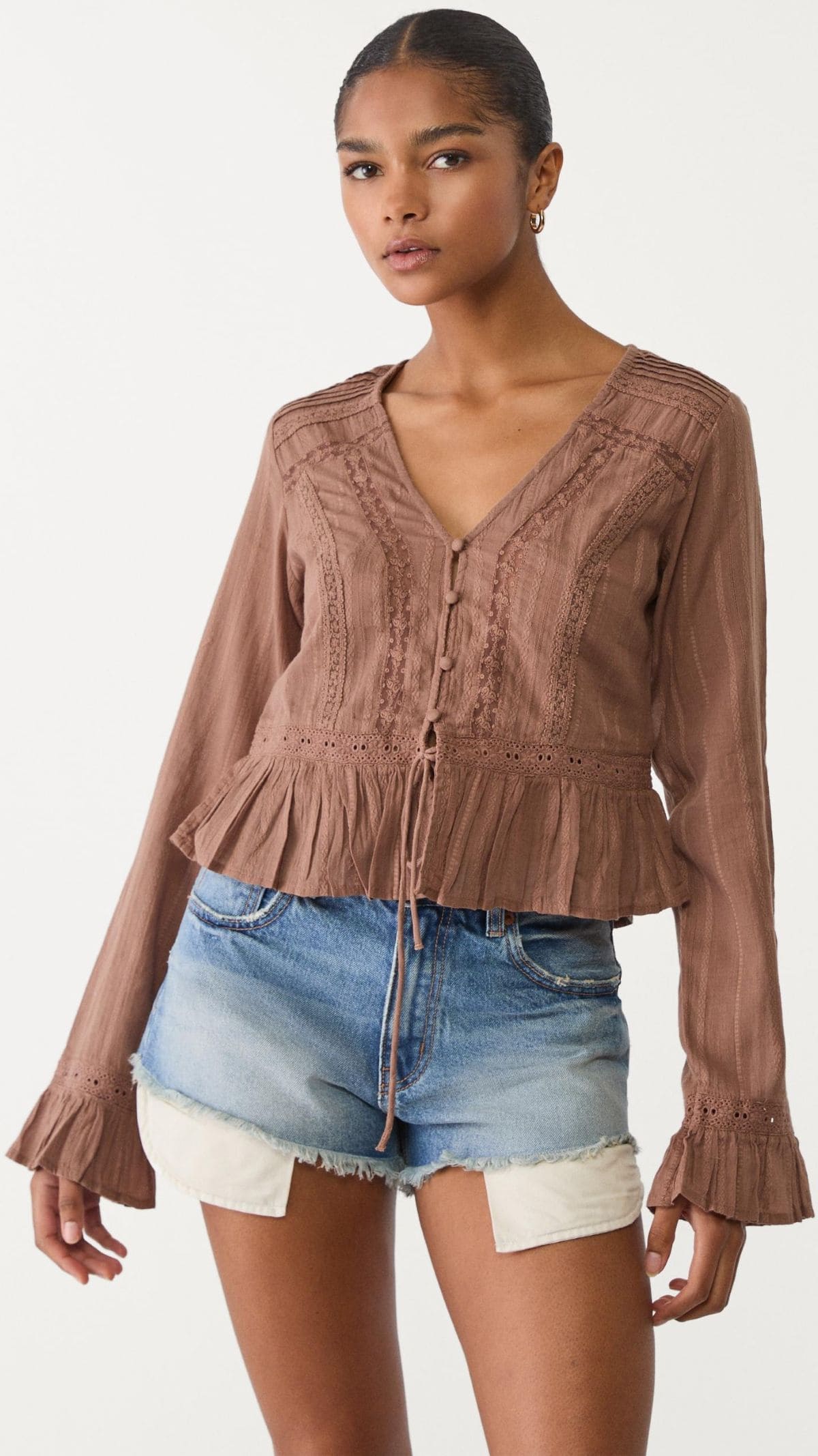 Blusa fluida de encaje de Stradivarius