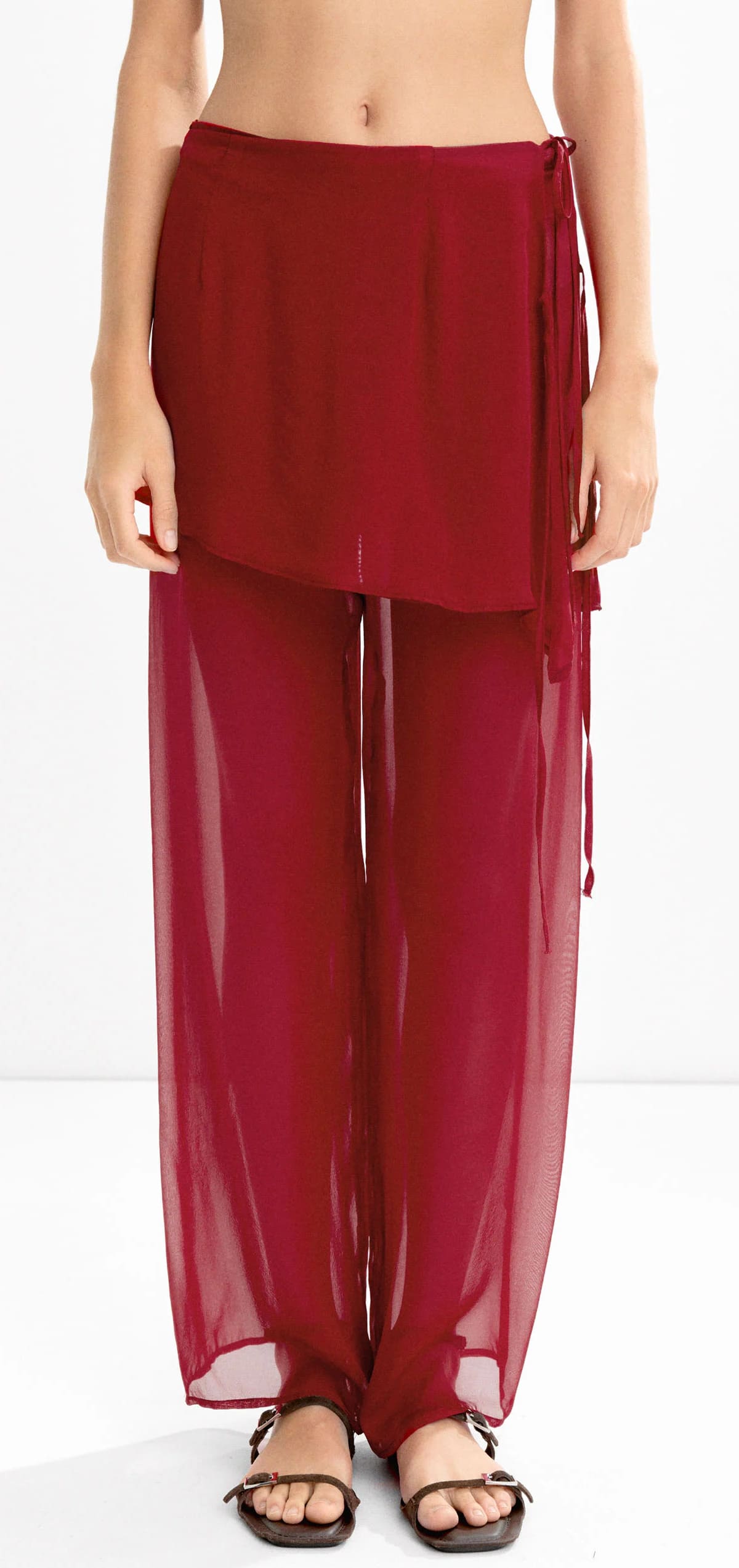 El nuevo pantalón de seda en color burdeos de Parfois