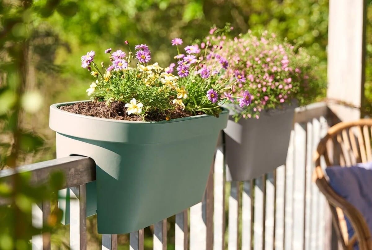 Maceta para barandilla