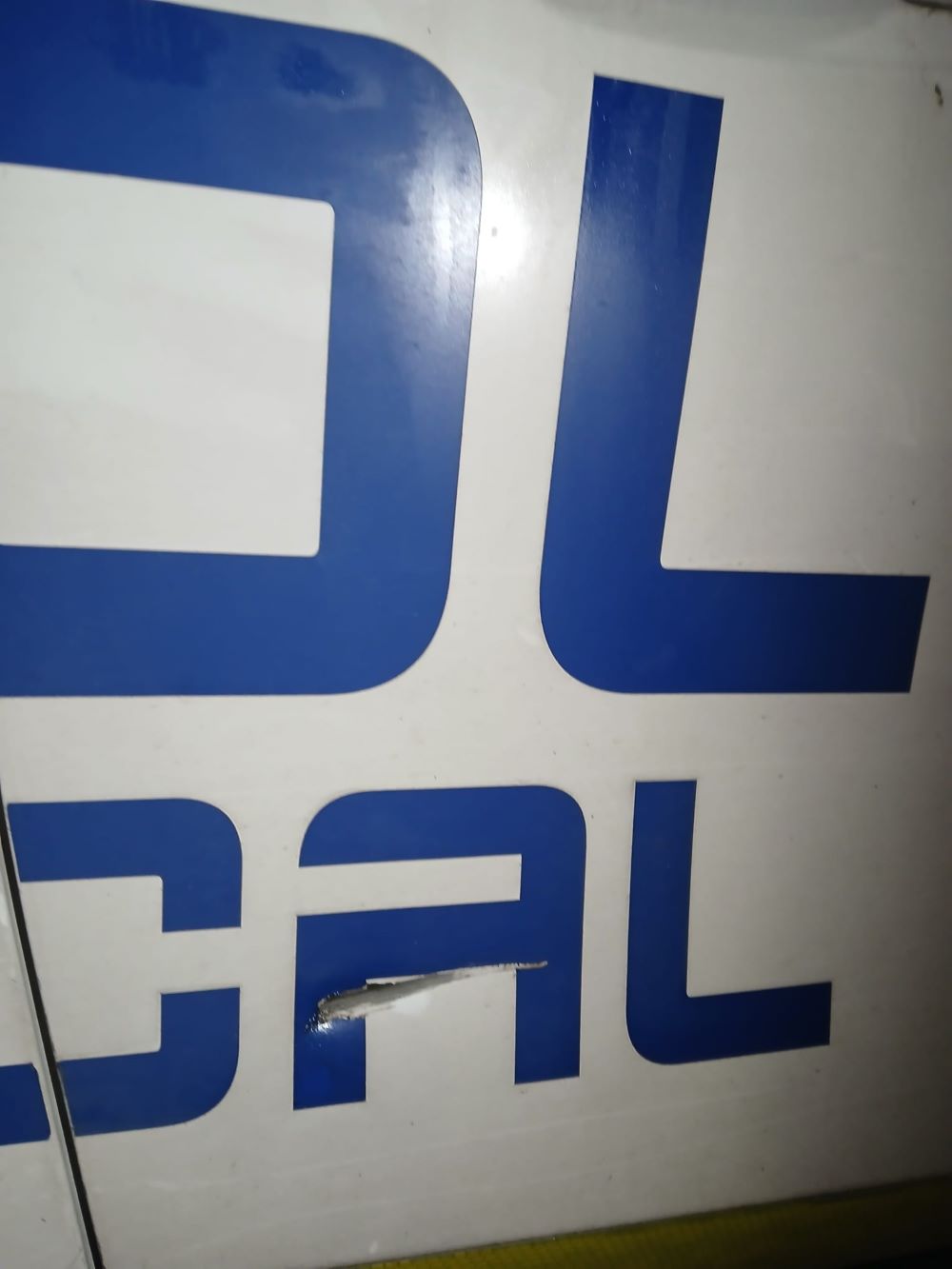 Daños en un vehículo de la Policía Local de Jerez