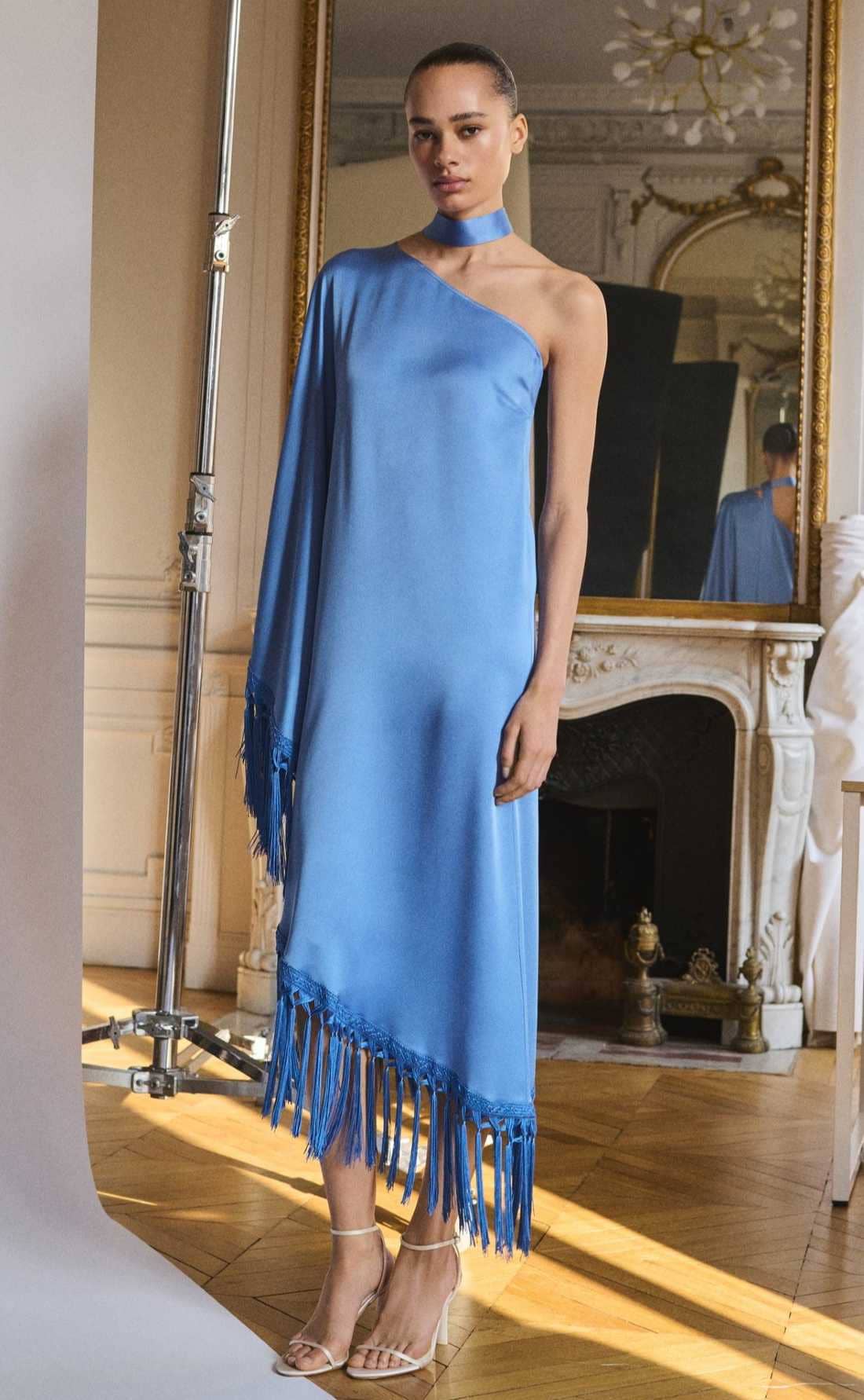 Vestido satinado asimétrico flecos de Mango