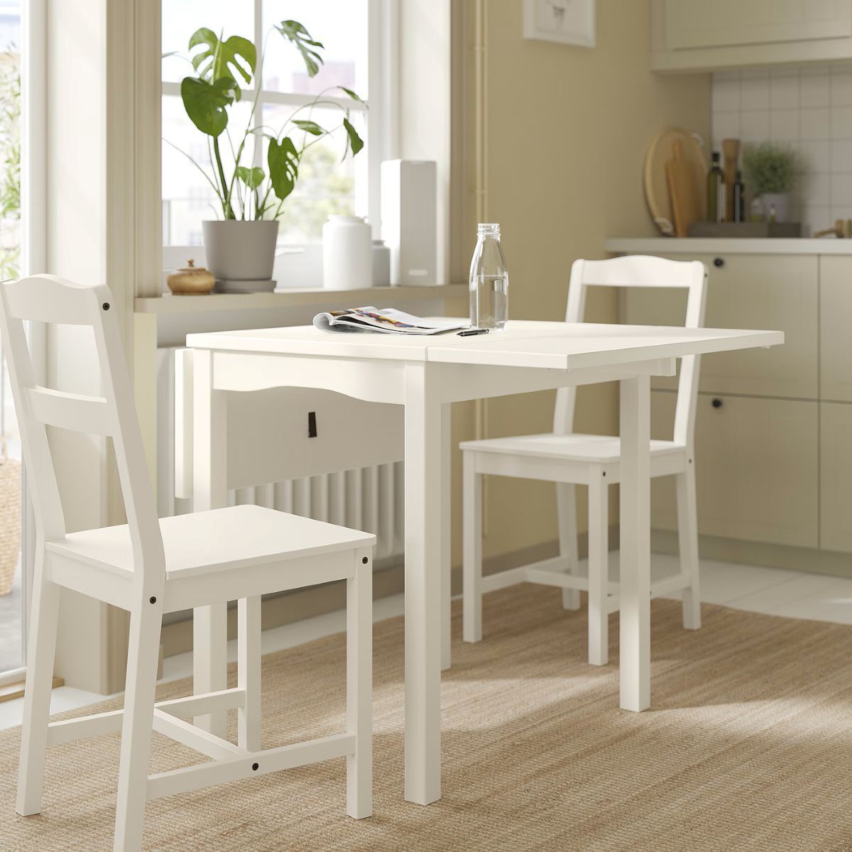 Mesa de alas abatibles de la serie HAUGA de Ikea