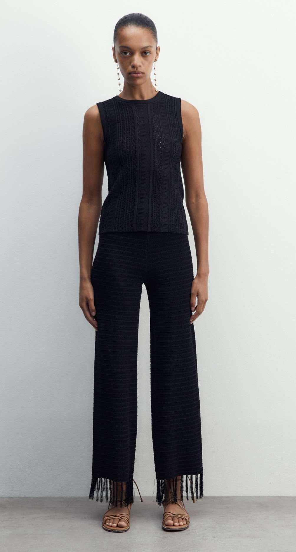 Pantalón flecos bajo de Sfera