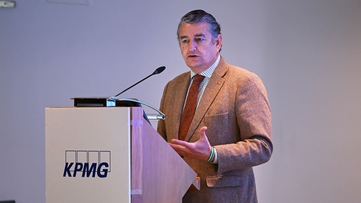 El consejero de la Presidencia, durante su intervención | Salvador López Medina